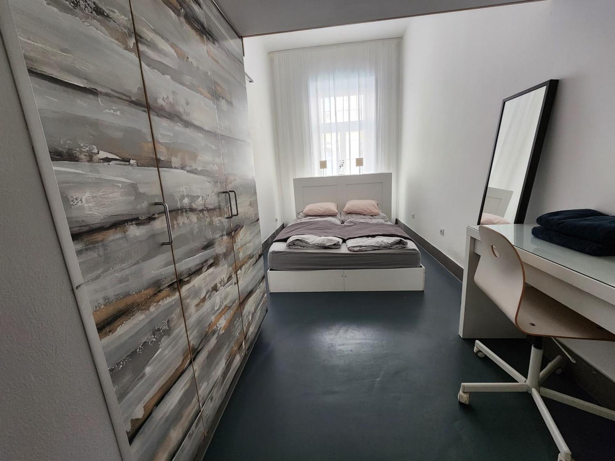 Modern Stylish 2 Bedroom Holiday Apartment — Photos 3